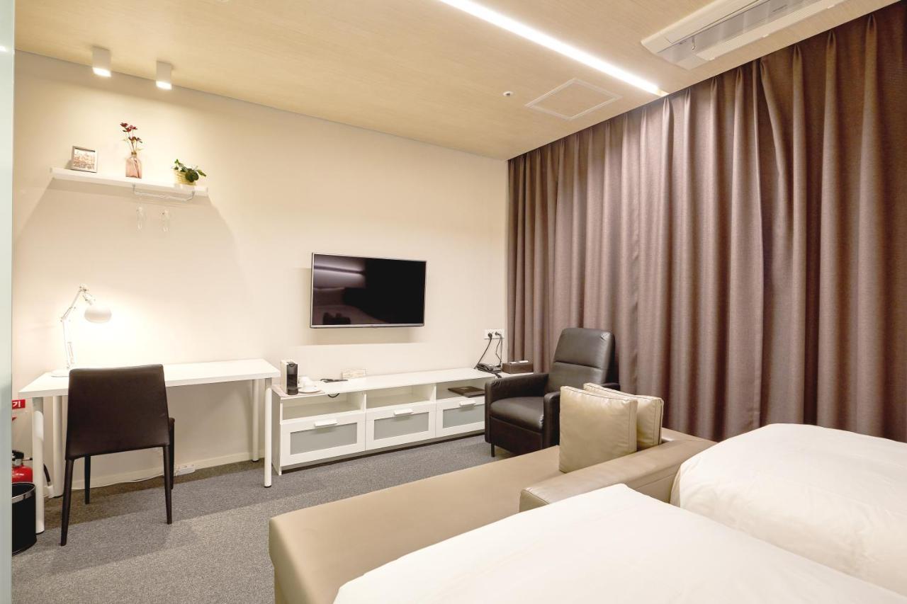 Grand City Hotel Changwon Extérieur photo
