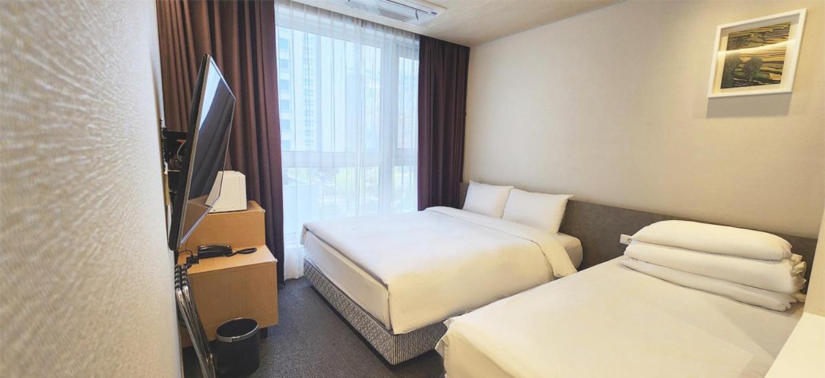 Grand City Hotel Changwon Extérieur photo